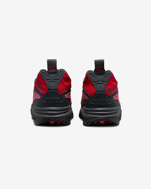 NIKE WOMEN'S AIR MAX SNDR GTX - HYPERCRIMSON/ DKSMOKEGREY