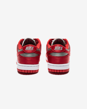 NIKE WOMEN'S DUNK LOW - MEDIUMGREY/ VARSITYRED