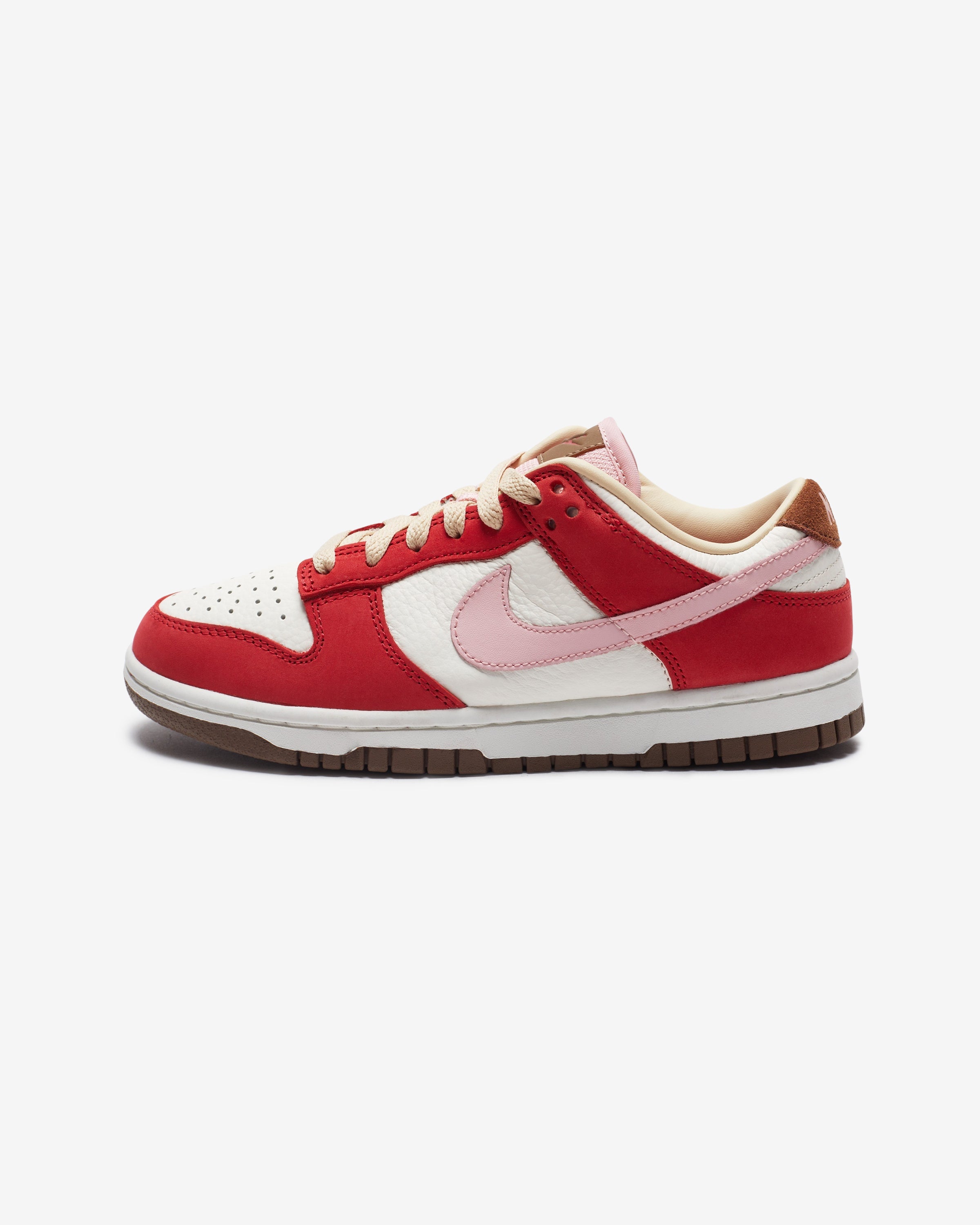 NIKE WOMEN'S DUNK LOW PRM - SPORTRED/ SHEEN/ STRAW/ SAIL – Undefeated