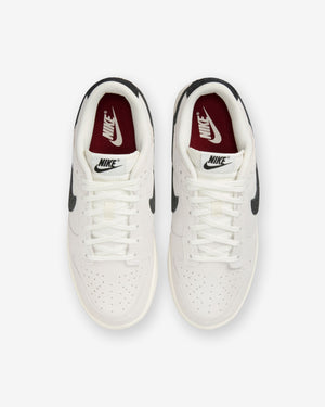 NIKE WOMEN'S DUNK LOW SE - WHITE/ BLACK/ TEAMRED