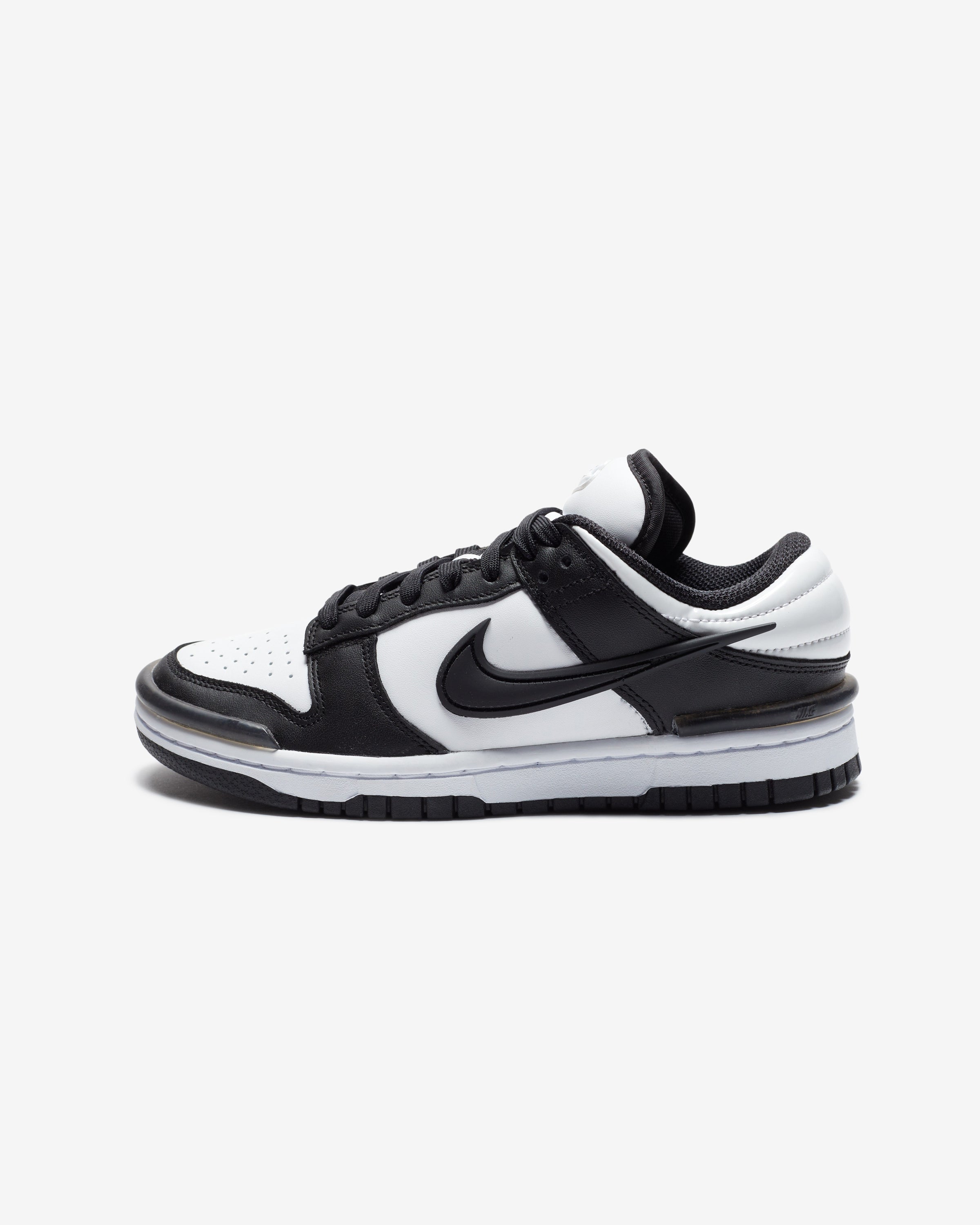 NIKE WOMEN'S DUNK LOW TWIST - BLACK/ WHITE – Undefeated