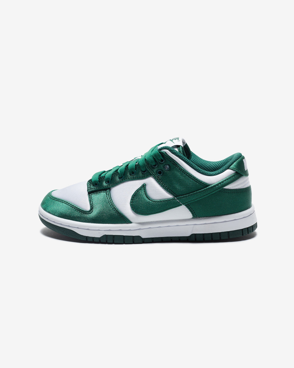 NIKE WOMEN'S DUNK LOW - WHITE/ TEAMGREEN – Undefeated