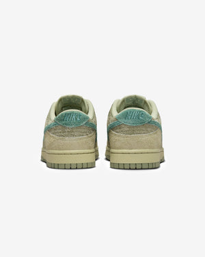 NIKE WOMEN'S DUNK LOW - OLIVEAURA/ BICOASTAL