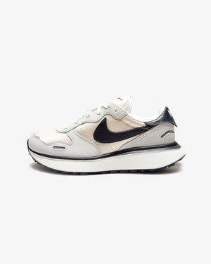 NIKE WOMEN'S PHOENIX WAFFLE - SUMMITWHITE/ BLACKSANDDRIFT