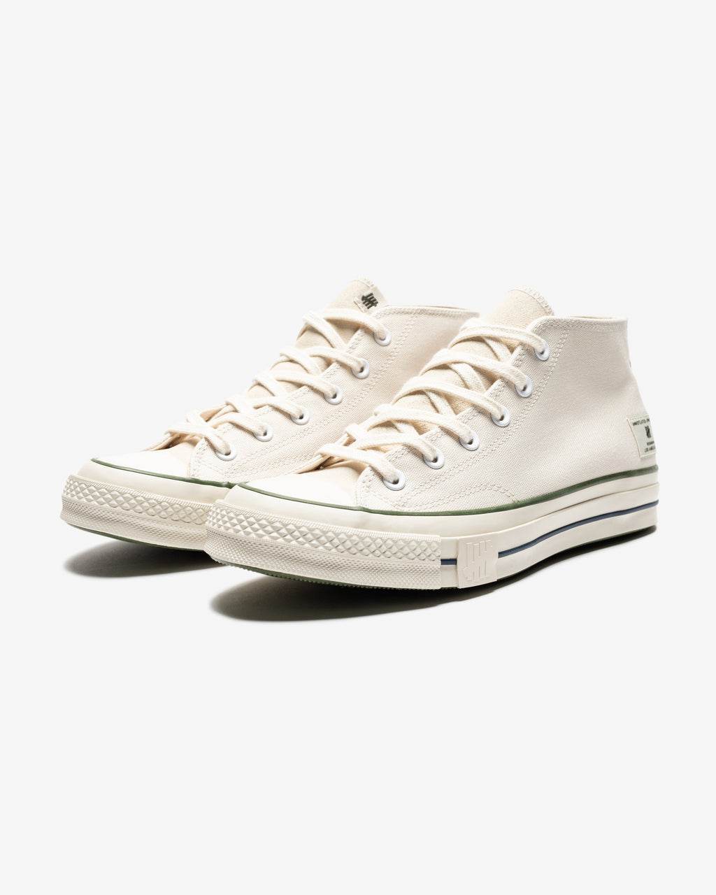 UNDEFEATED X CONVERSE CHUCK 70 MID- PARCHMENT/ CHIVE