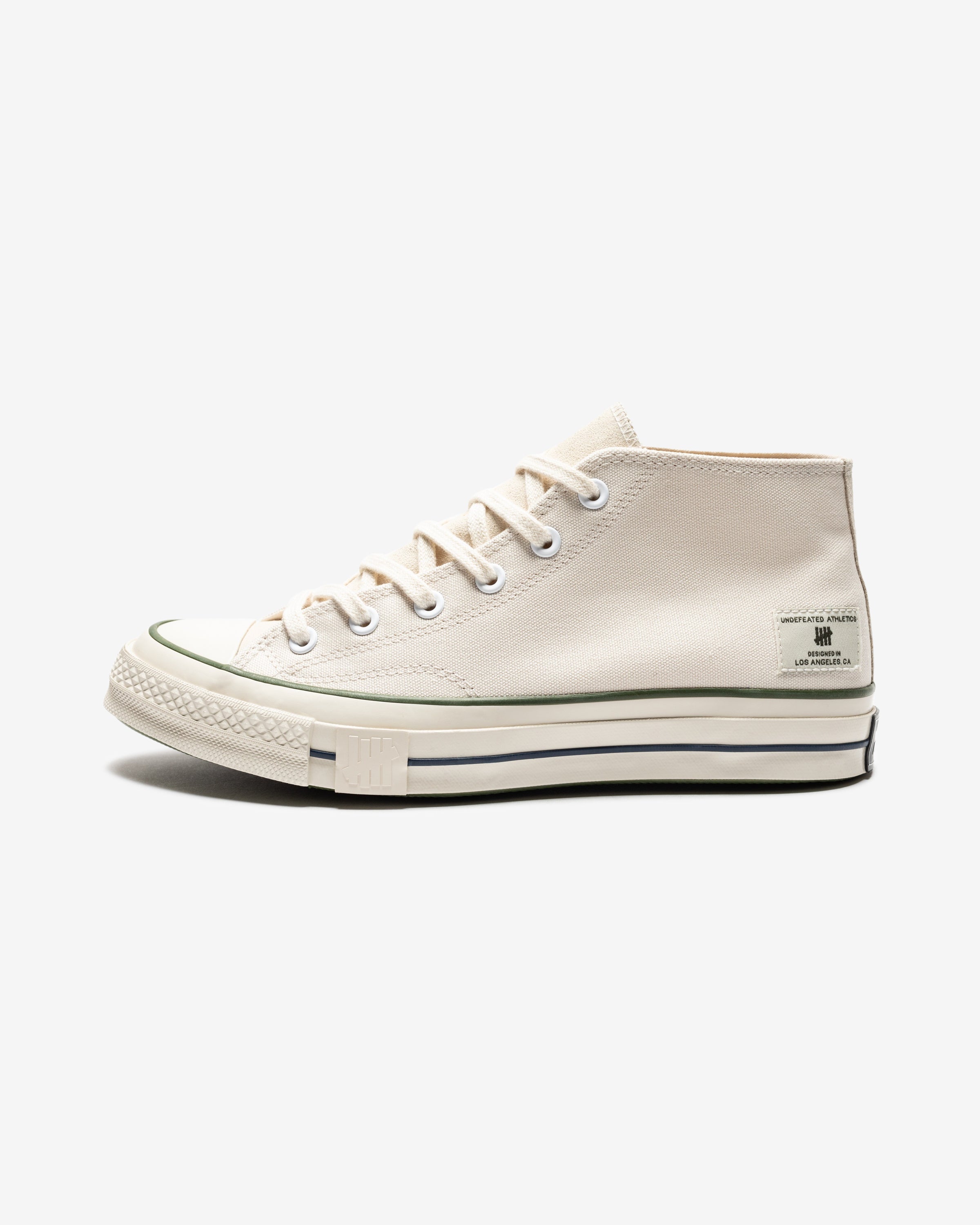 UNDEFEATED X CONVERSE CHUCK 70 MID- PARCHMENT/ CHIVE
