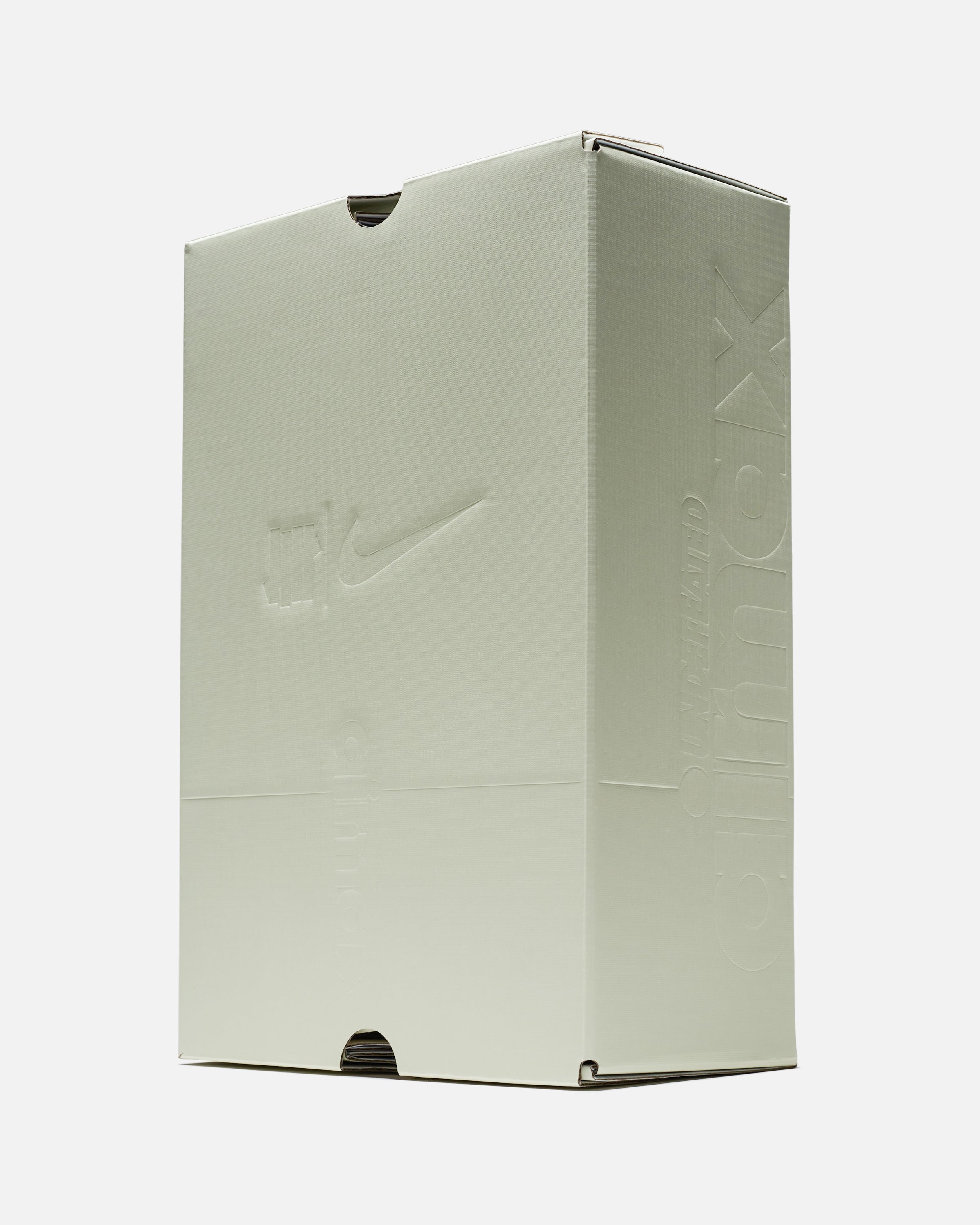 UNDEFEATED X NIKE AIR MAX 95 SP - BLACK/ METALLICSILVER