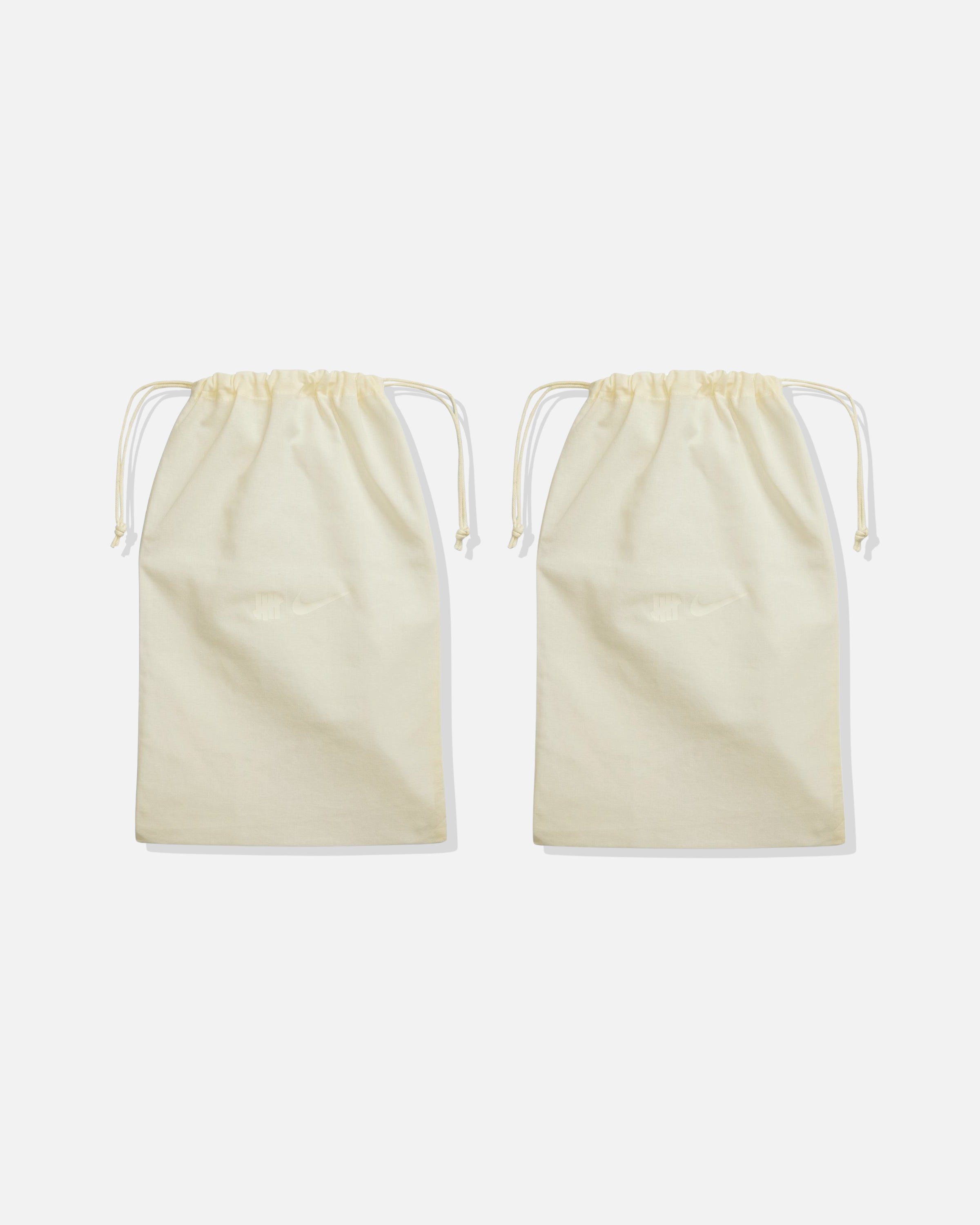 UNDEFEATED X NIKE AIR MAX 95 SP - SAIL/ METALLICSILVER