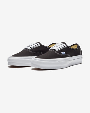 VANS PREMUIM AUTHENTIC 44 - BLACK/ WHITE