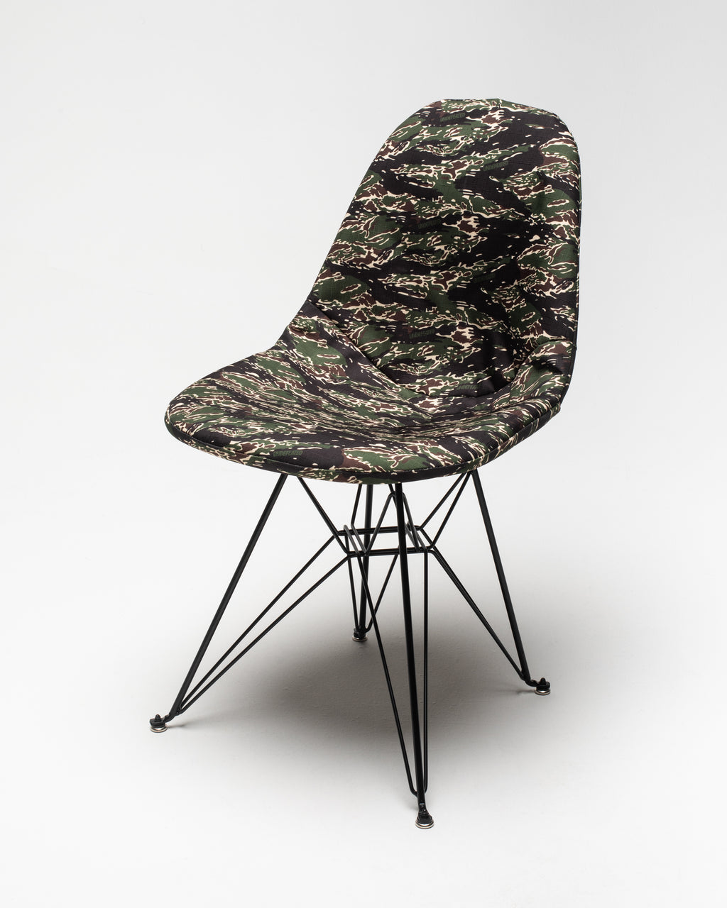 UNDEFEATED X MODERNICA SIDE SHELL EIFFEL CHAIR WITH CUSTOM COVER