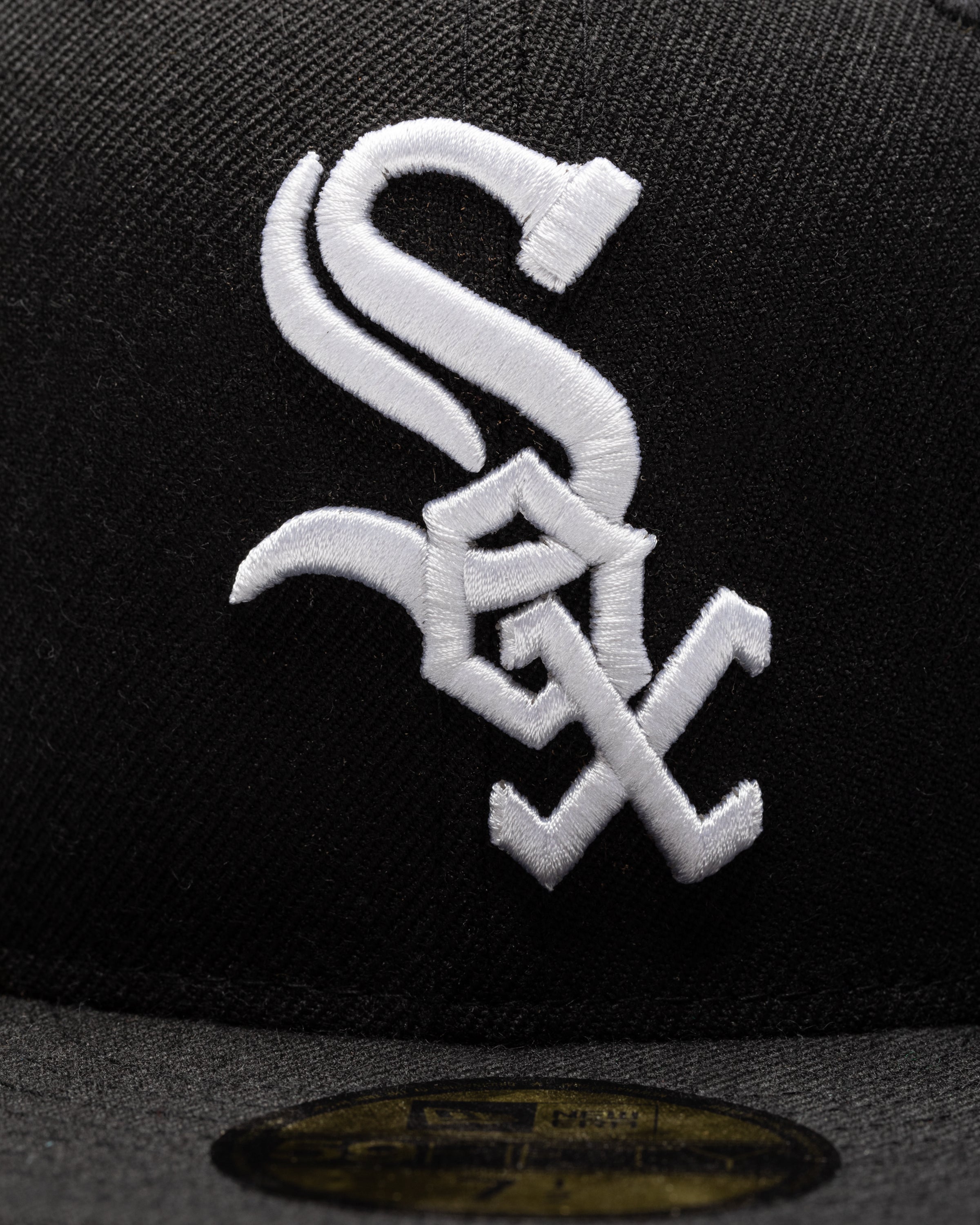 MLB - Chicago White Sox Heavy Duty Aluminum Color Emblem