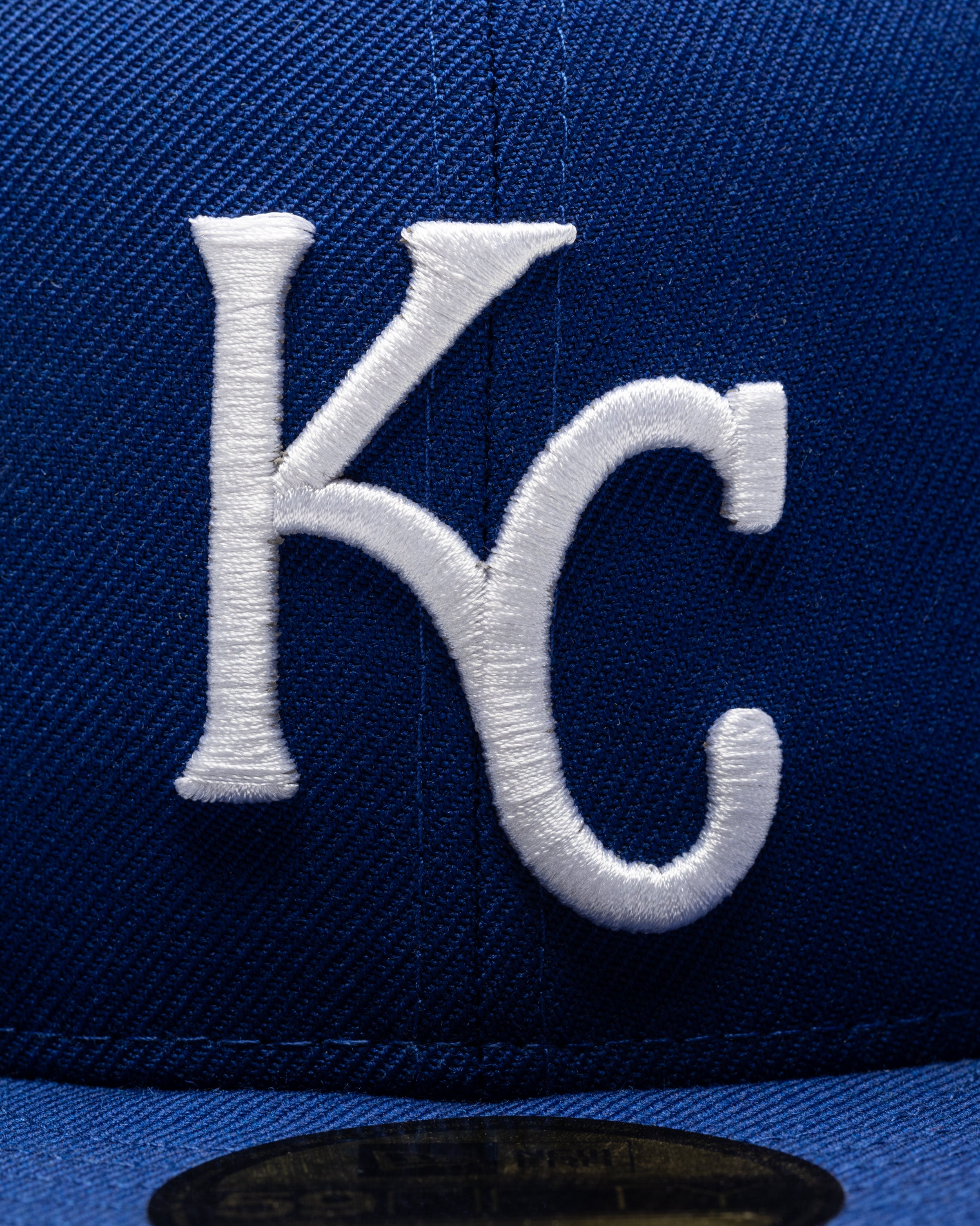 UNDEFEATED X NE X MLB FITTED - KANSAS CITY ROYALS