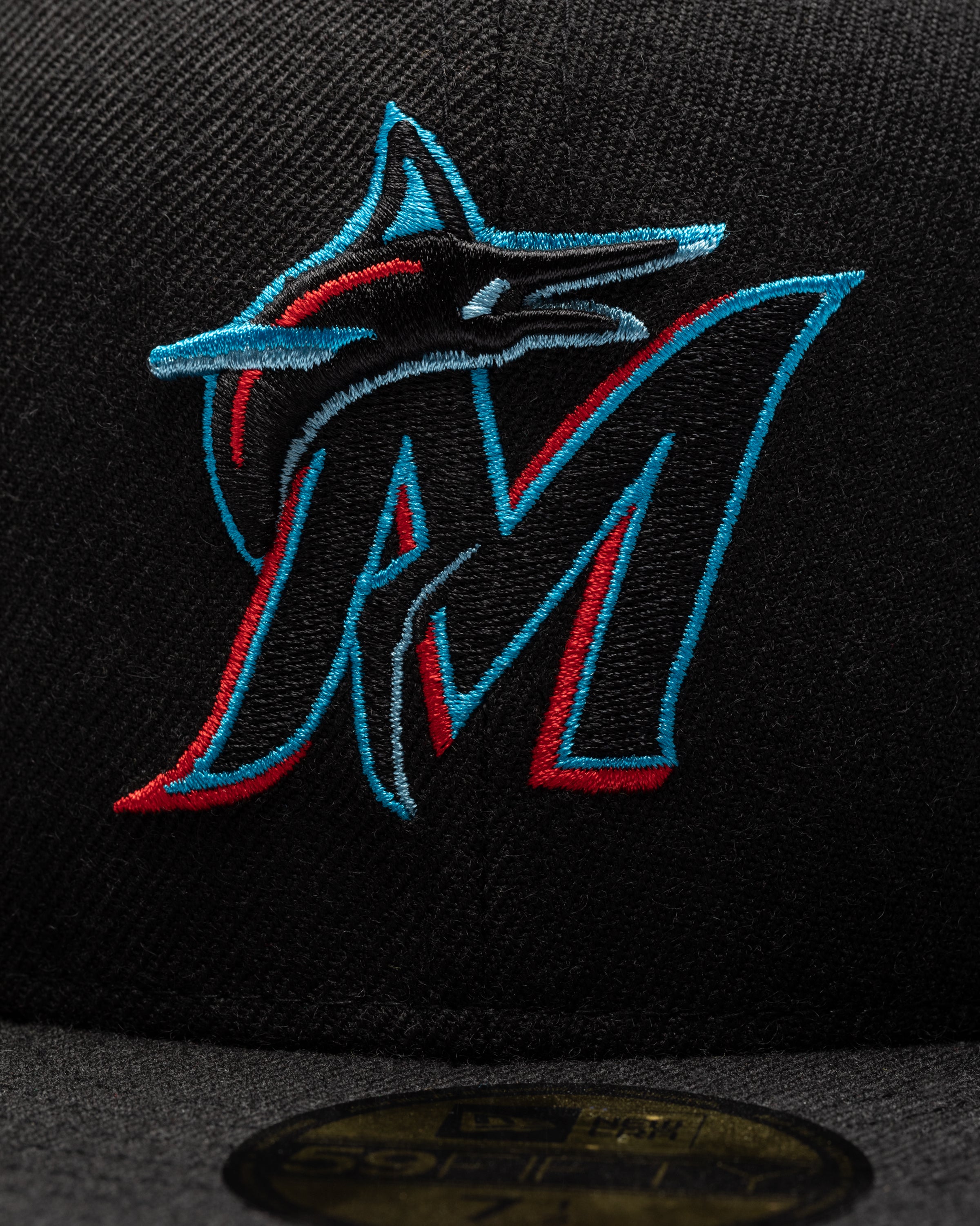 UNDEFEATED X NE X MLB FITTED - MIAMI MARLINS