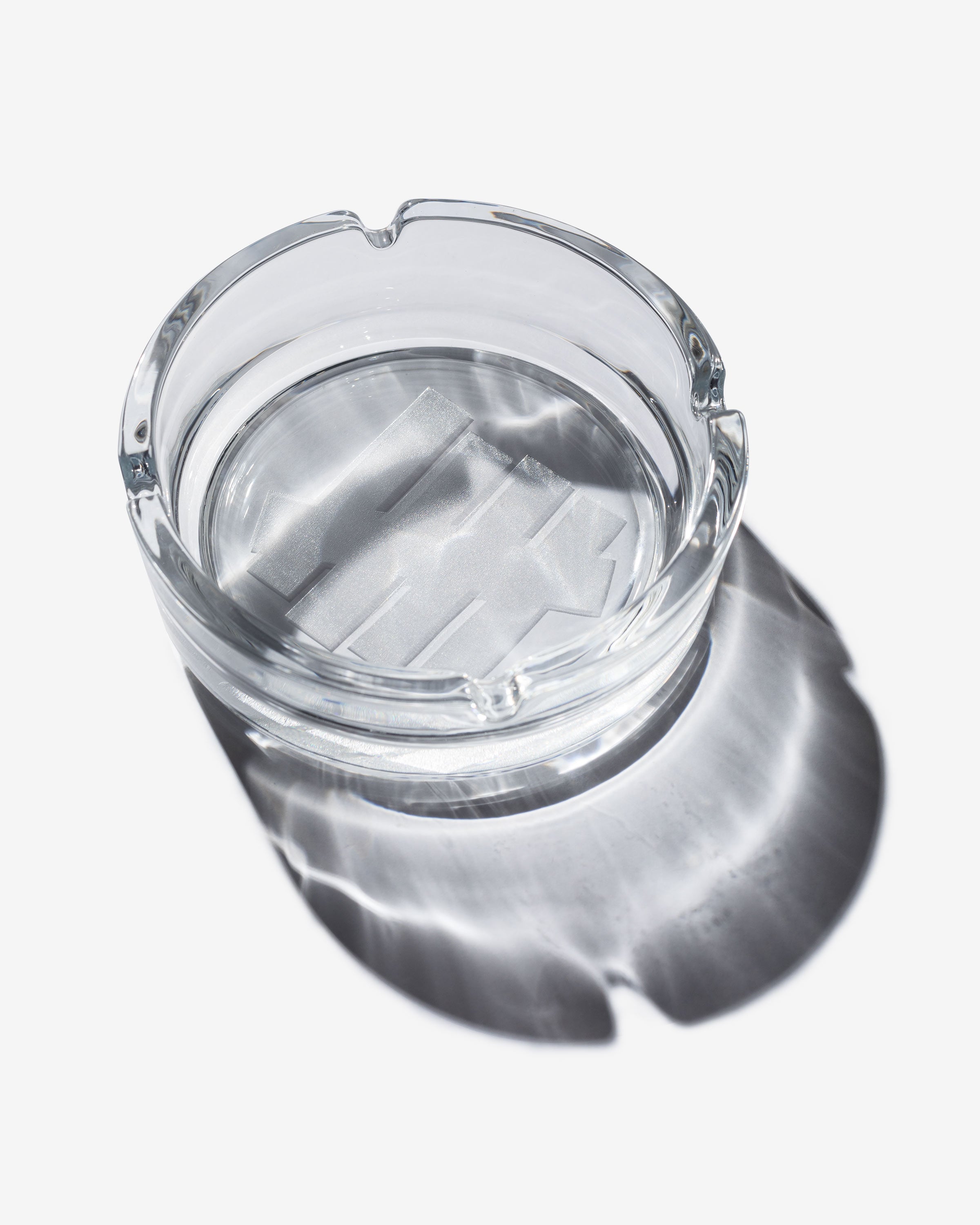 UNDEFEATED ICON ASHTRAY - CLEAR