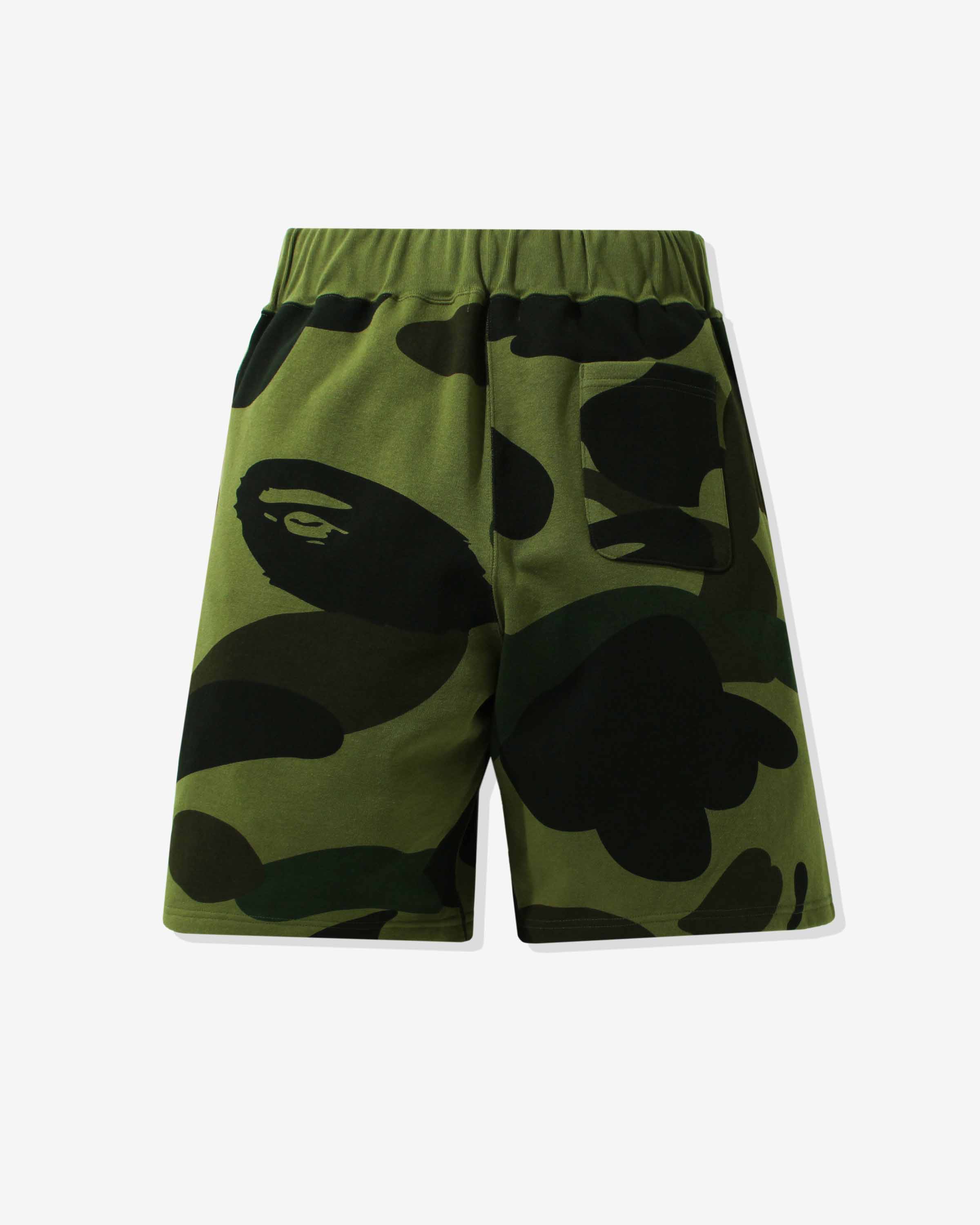BAPE GIANT 1ST CAMO Undefeated SWEAT SHORTS FIT WIDE –