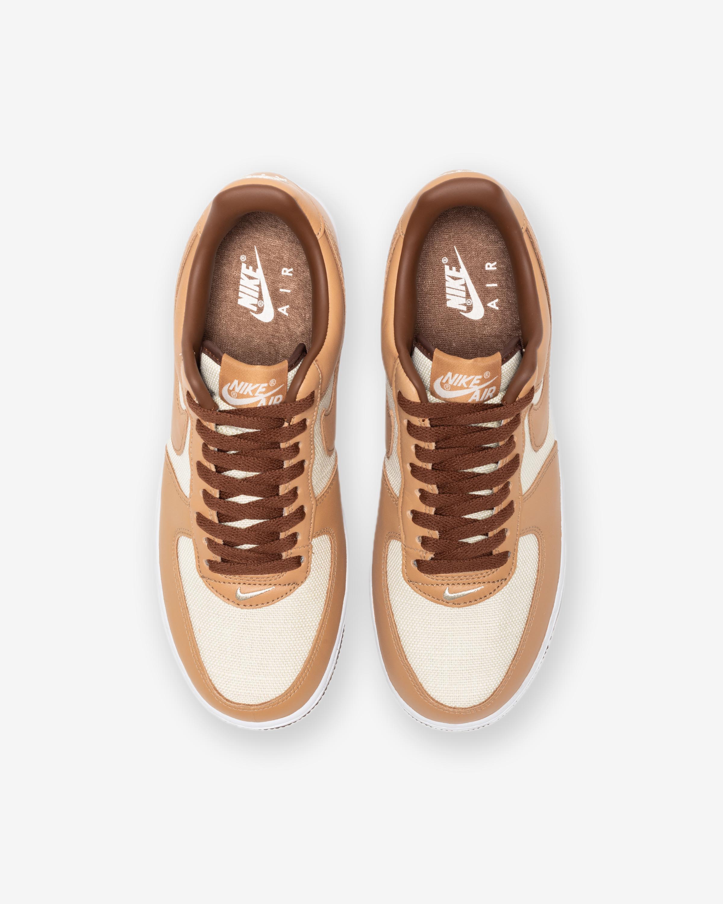 NIKE AIR FORCE 1 - NATURAL/ UNDERBRUSH/ ACORN