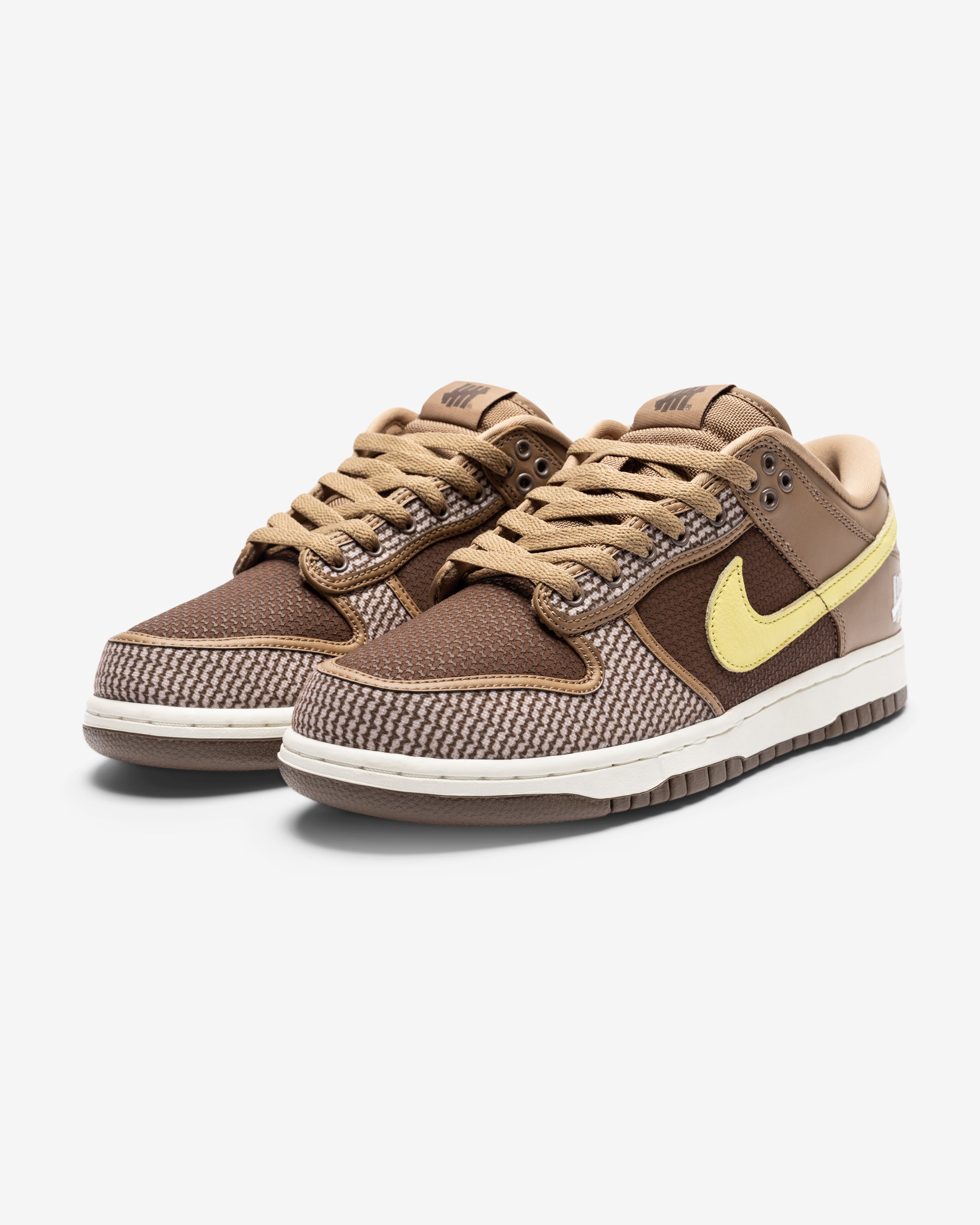 NIKE X UNDEFEATED DUNK LOW SP - CANTEEN/ LEMONFROST/ PALOMINO