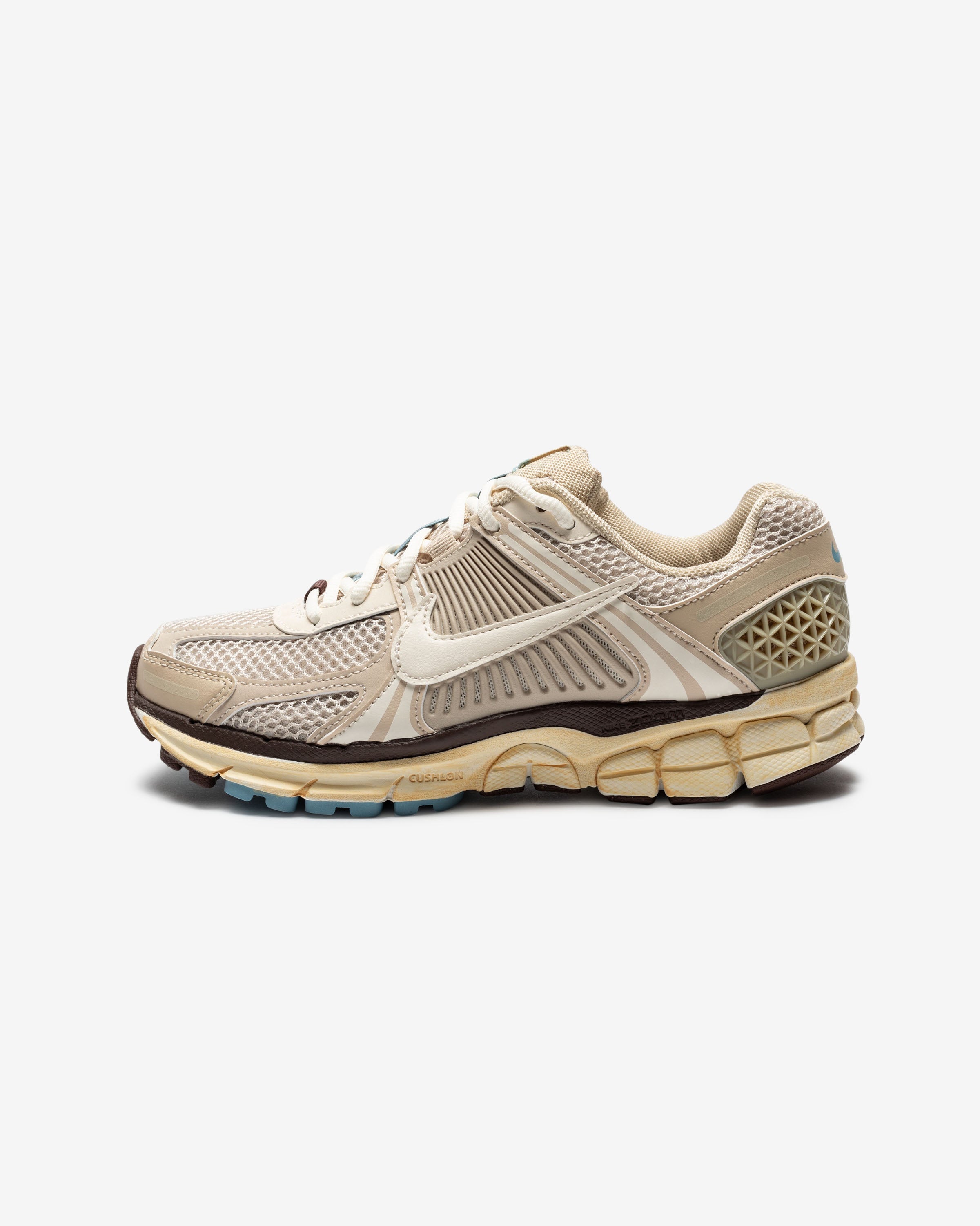 NIKE WOMENS ZOOM VOMERO 5 - OATMEAL/ PALEIVORY/ SAIL